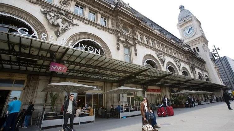Suite Athéna - Melun gare RER - Balcon et parking Extérieur photo
